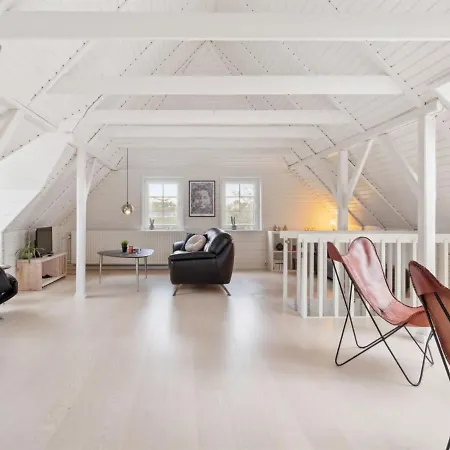 Holiday home Bertold - 100m From The Sea In Ne Jutland By Interhome