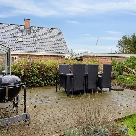 Holiday home Bertold - 100m From The Sea In Ne Jutland By Interhome Hadsund